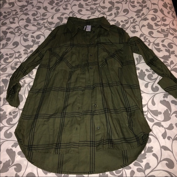 button down - Picture 1 of 3